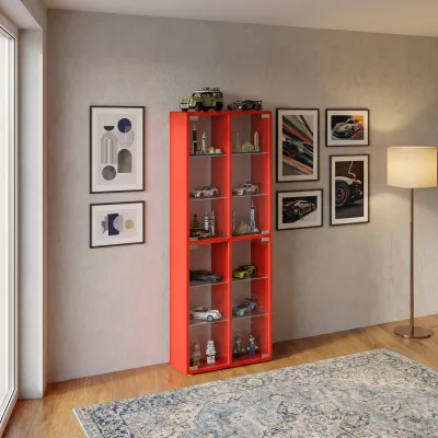 67x174x25 cm ölçülerindeki cam kapaklı hobi vitrinimiz, hobi odası, çalışma odası ve oturma odası için mükemmel bir depolama çözümü sunar. Kırmızı